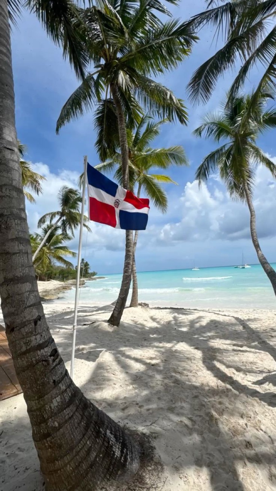 Boca Chica beach โ calm turquoise Caribbean water